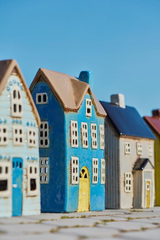 Talolyhty Nyhavn keltainen ovi IB Laursen