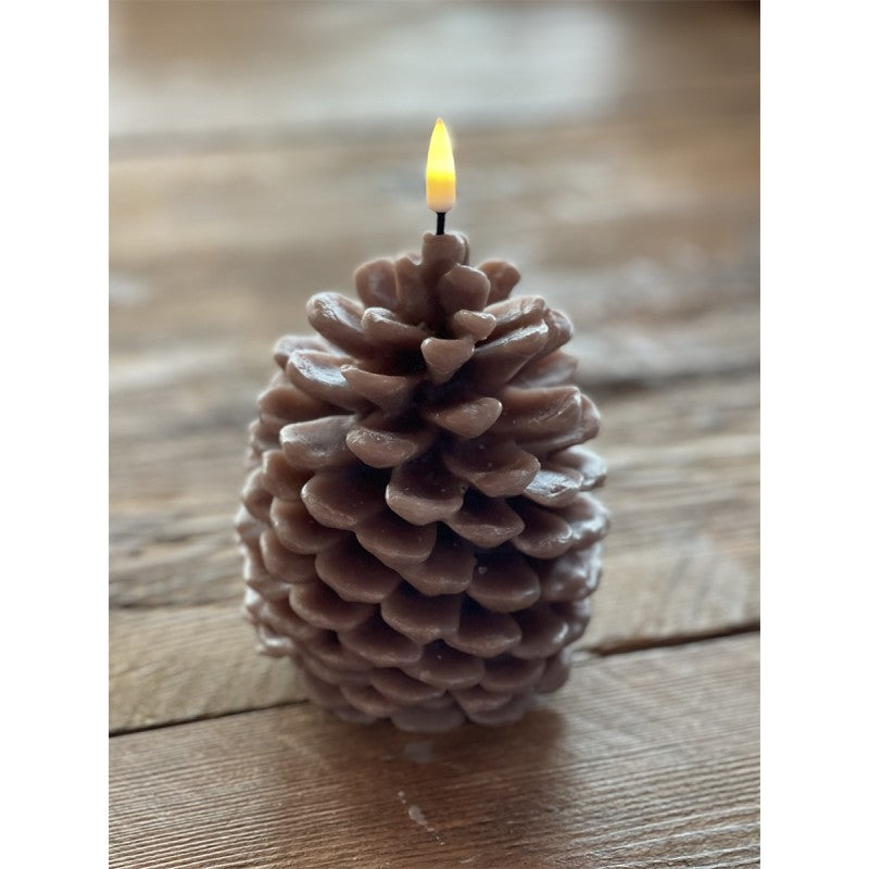 Led-kynttilä Käpy 19cm Deluxe Homeart