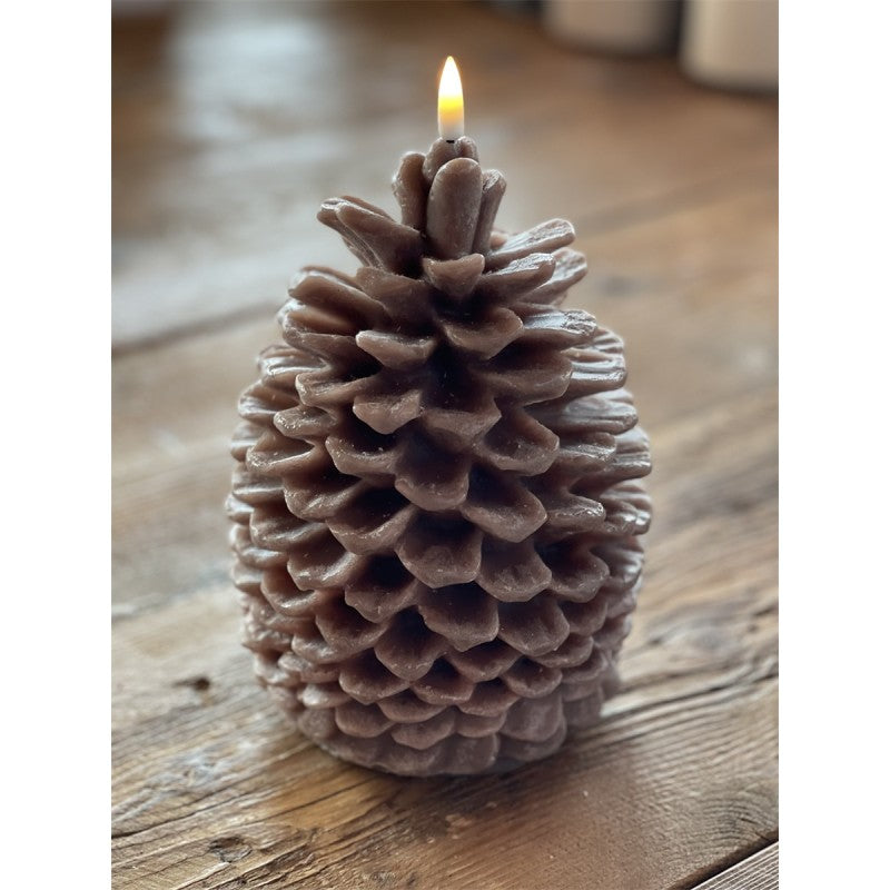 Led-kynttilä Käpy 19cm Deluxe Homeart