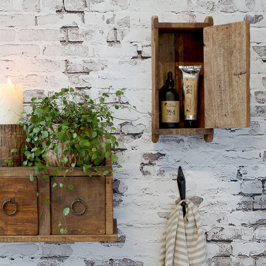 Tiilimuotti seinäkaappi Chic Antique