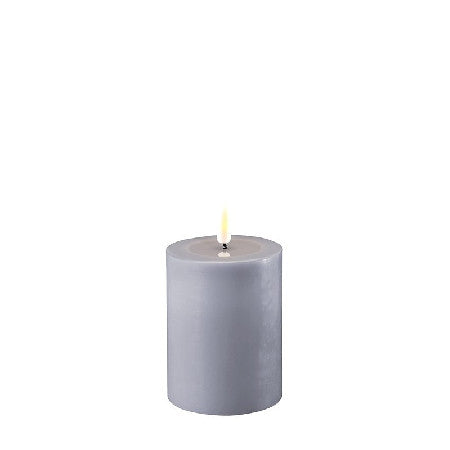Led-Pilarikynttilä Dusty blue Deluxe Homeart